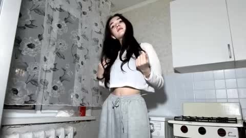 Isobelle lisi online show from December 2025 04:02:01 PM