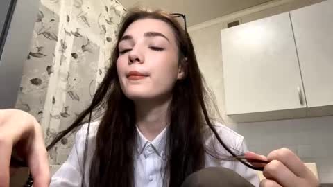 Isobelle lisi online show from December 2025 01:17:02 PM