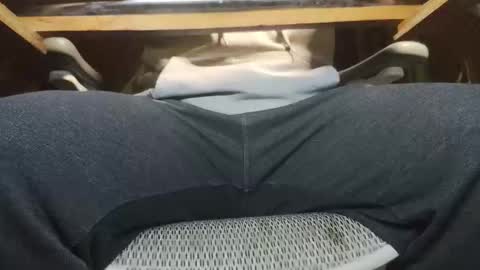 Under the desk online show from October 2025 09:21:02 PM