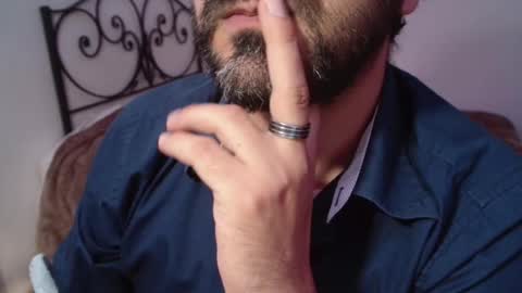 Giov online show from November 2025 04:17:02 PM