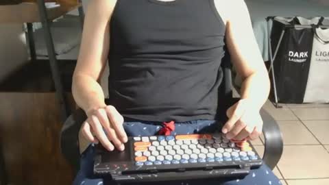 UndressMe online show from July 2026 06:19:02 AM