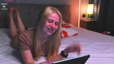 Im online every day 1700 GMT-4 online show from March 2025 10:42:01 PM