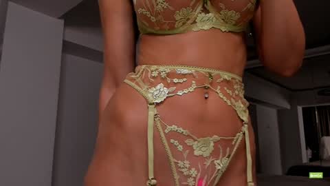 Silvia online show from September 2025 05:18:01 PM