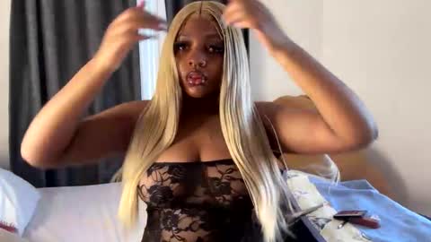 Snapshot of unholybaddie chatting on December 2025 11:17:01 AM Unholybaddie online show from December 2025 11:17:01 AM