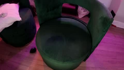 Snapshot of uniballboy chatting on February 2026 04:39:02 PM Uni Ball online show from February 2026 04:39:02 PM