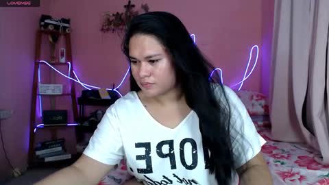 Snapshot of ur_baby_rebbecca chatting on May 2026 01:07:01 PM SINGLE online show from May 2026 01:07:01 PM