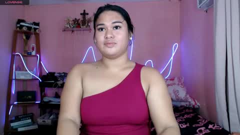 Snapshot of ur_baby_rebbecca chatting on June 2026 12:56:02 AM SINGLE online show from June 2026 12:56:02 AM
