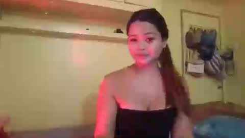 Snapshot of ur_cristal chatting on July 2026 09:23:01 AM ur_cristal online show from July 2026 09:23:01 AM