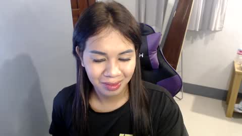 Vee online show from December 2024 12:08:01 AM