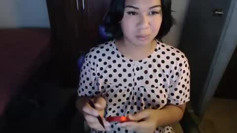 Snapshot of ur_cutiesthotasianxx chatting on February 2026 02:32:01 AM Vee online show from February 2026 02:32:01 AM