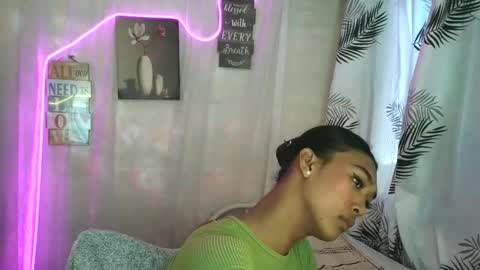 ur_dazzlingmorenaxx online show from April 2026 02:50:02 AM