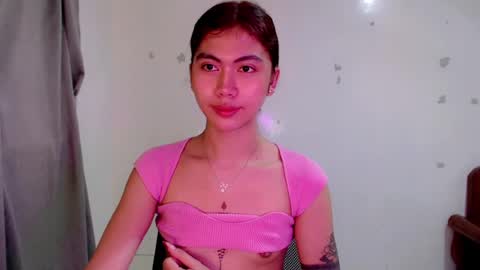 Snapshot of ur_extra_petite chatting on July 2026 12:24:02 PM online show from July 2026 12:24:02 PM