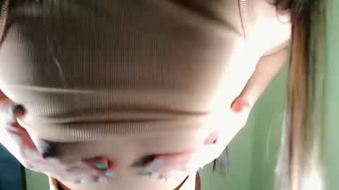 QUEENSY online show from February 2025 03:42:01 PM