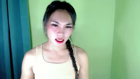 QUEENSY online show from February 2025 05:57:01 PM