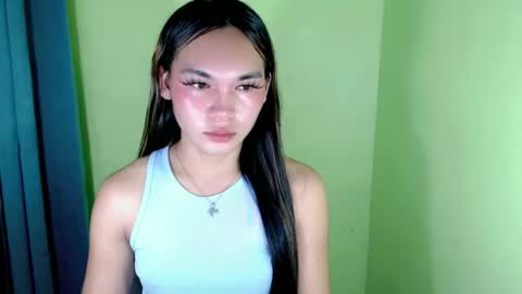 QUEENSY online show from March 2025 01:00:02 AM