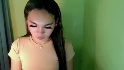 QUEENSY online show from March 2025 08:10:02 PM