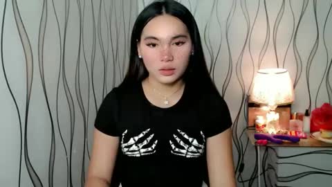 QUEENSY online show from November 2025 01:11:01 AM