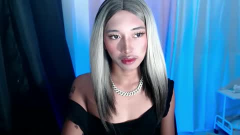 Snapshot of ur_sexyllie chatting on November 2025 03:10:02 PM Ellie online show from November 2025 03:10:02 PM