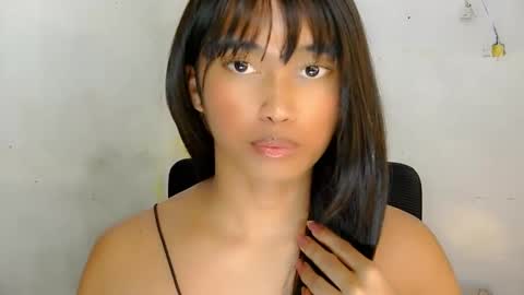 Ellie online show from April 2026 06:57:01 PM