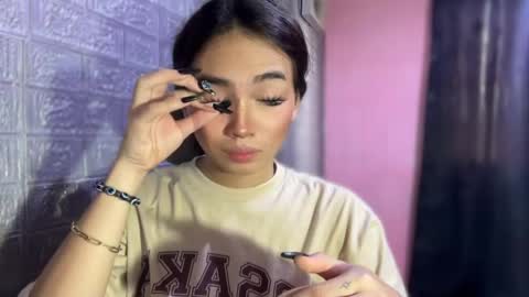 Clara online show from December 2024 04:43:02 AM