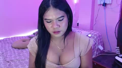 Sofia online show from March 2025 05:38:02 PM