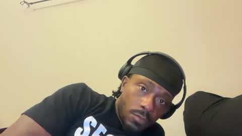 urbandick5 online show from December 2025 01:43:02 AM