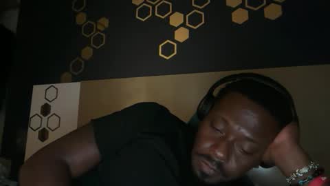 urbandick5 online show from April 2026 12:11:02 AM