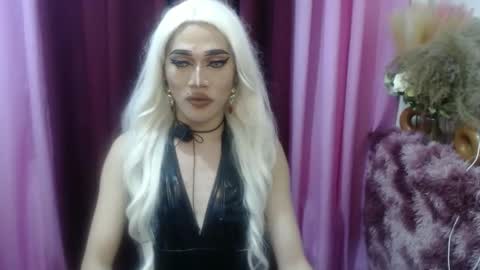 KENDALL online show from September 2025 11:46:02 AM