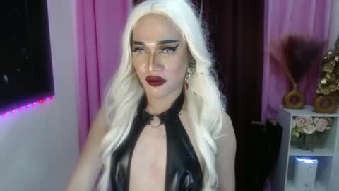 KENDALL online show from October 2025 04:38:02 PM