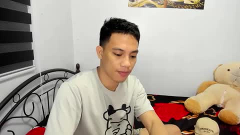 urfucker_vinz online show from April 2026 01:11:01 PM