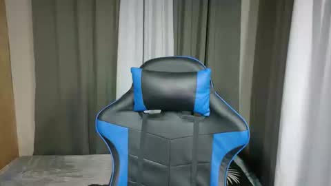 urguy_francis online show from February 2025 06:55:02 PM