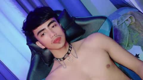 Snapshot of urguy_francis chatting on July 2026 04:25:02 PM urguy_francis online show from July 2026 04:25:02 PM