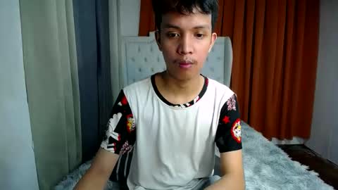 urhot_johny online show from May 2026 12:10:02 PM