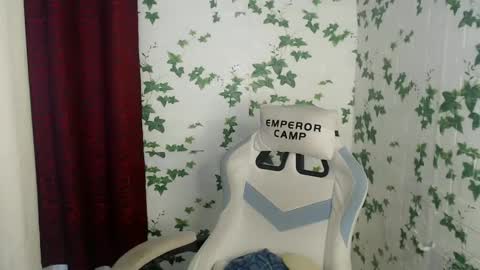 Snapshot of urhotfuckingass chatting on January 2025 11:55:02 PM richard online show from January 2025 11:55:02 PM