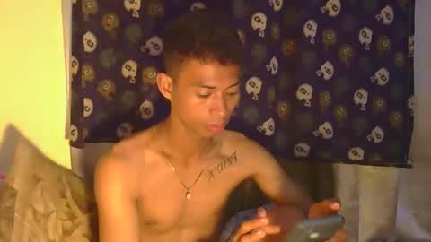 Snapshot of urhotfuckingass chatting on November 2025 11:29:01 PM richard online show from November 2025 11:29:01 PM