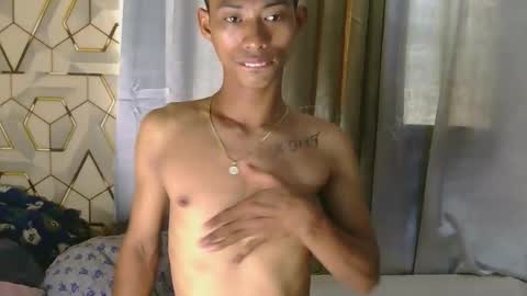 Snapshot of urhotfuckingass chatting on November 2025 01:37:01 AM richard online show from November 2025 01:37:01 AM