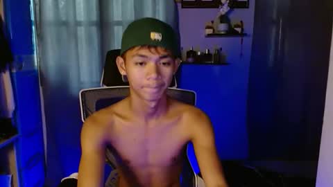 Snapshot of urhotpinoy_izaac chatting on February 2026 10:47:01 PM simeon ulok online show from February 2026 10:47:01 PM