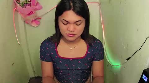 urhottie_bella online show from October 2025 06:25:01 AM