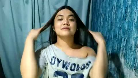 Snapshot of urhottie_bella chatting on June 2026 04:12:02 PM urhottie_bella online show from June 2026 04:12:02 PM