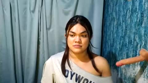 Snapshot of urhottie_bella chatting on July 2026 07:22:01 AM urhottie_bella online show from July 2026 07:22:01 AM