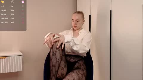 ElizabethLizy online show from April 2026 08:45:01 AM