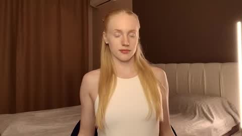 ElizabethLizy online show from May 2026 05:42:02 PM