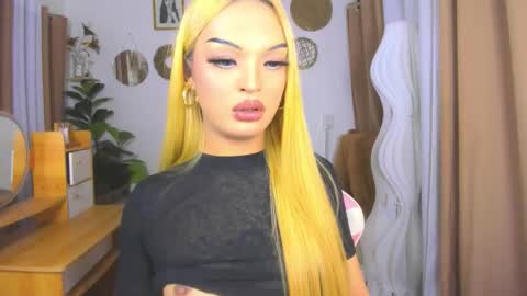 Snapshot of urladyprincessmassivecock chatting on February 2026 04:14:01 PM jhaii online show from February 2026 04:14:01 PM