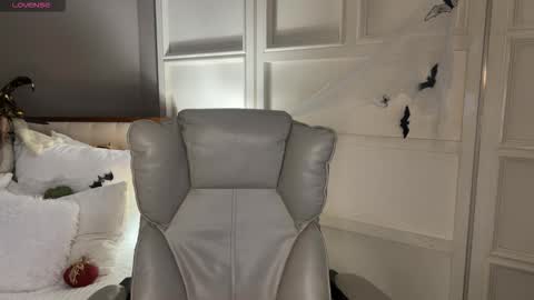 Kristina online show from November 2025 01:07:02 AM