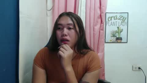 Sofie online show from November 2025 08:19:01 PM