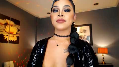 UrMajestyTyra online show from October 2025 02:19:01 AM