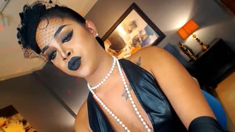 UrMajestyTyra online show from October 2025 02:33:01 AM