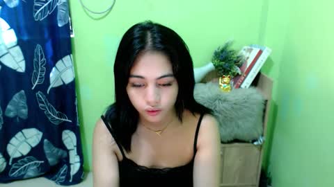 urmystical_sofie online show from November 2025 02:33:01 AM