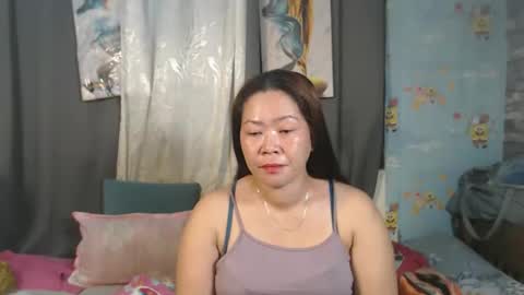 Snapshot of urpinay_singlemother chatting on June 2026 07:08:02 PM urpinay_singlemother online show from June 2026 07:08:02 PM