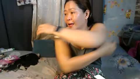 Snapshot of urpinay_singlemother chatting on June 2026 10:42:02 AM urpinay_singlemother online show from June 2026 10:42:02 AM